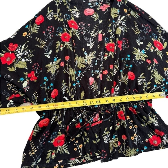 EXPRESS BLACK FLORAL CRINKLE GAUZE CINCH DRAWSTRING OPEN FRONT KIMONO TOP M - Picture 8 of 17
